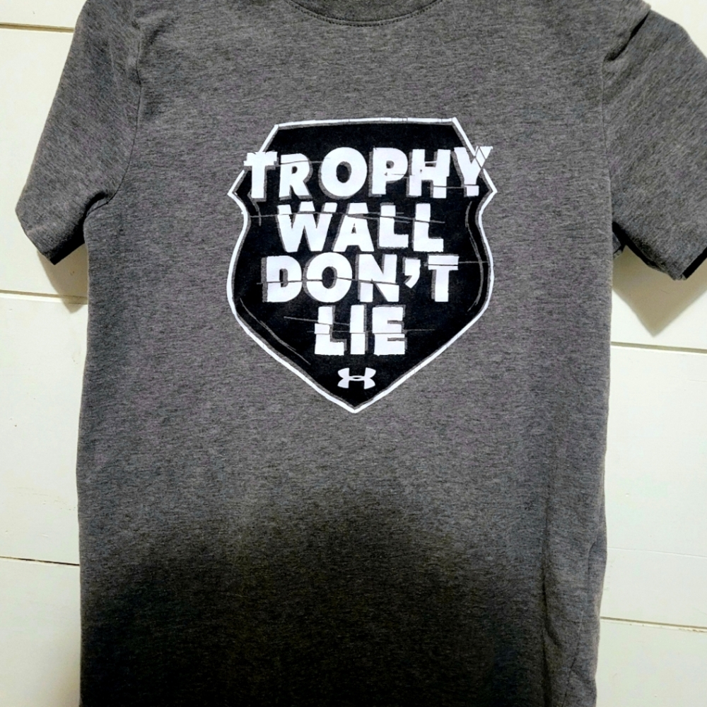Under armour t-shirt. Medium 12/14.